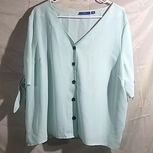 Woman's XXL Mint Green Button Up Blouse